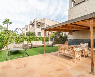 Terrassa de Casa adosada de lloguer en Torrevieja amb Aire condicionat i Piscina