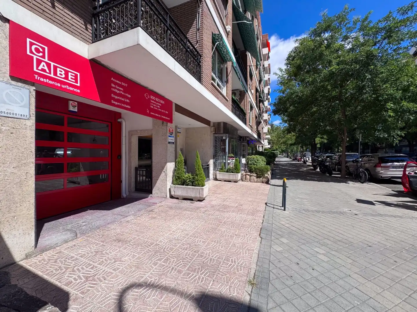 Vista exterior de Traster de lloguer en Madrid amb Alarma