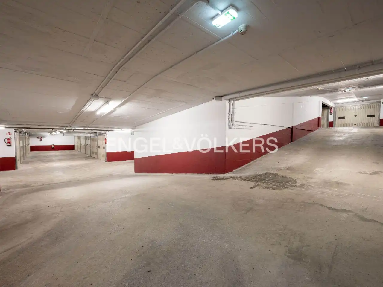 Garage zum Verkauf in Donostia - San Sebastián 