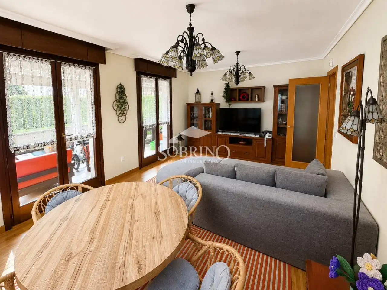 Wohnzimmer von Wohnung zum Verkauf in Llanes mit Parkett und Terrasse