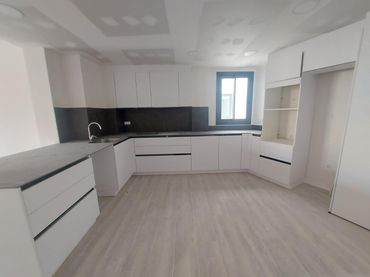 Flat with balcony for sale in La Girada