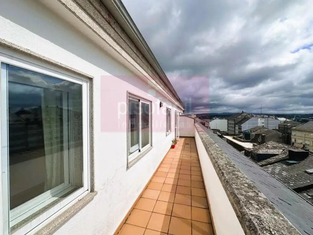 Vista exterior de Piso en venta en Lugo