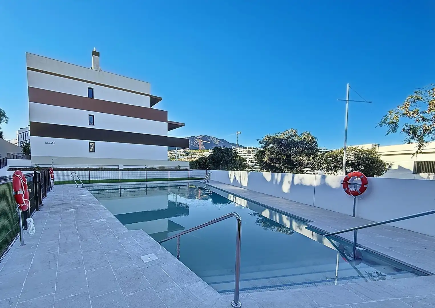 Apartamento con piscina en venta en Calle Eslovenia 5, imagen 23