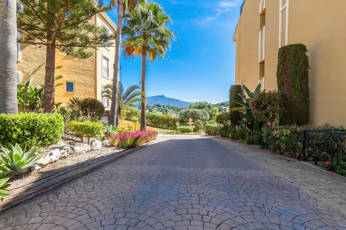 Exterior view of Flat for sale in Estepona  with Air Conditioner, Private garden and Terrace