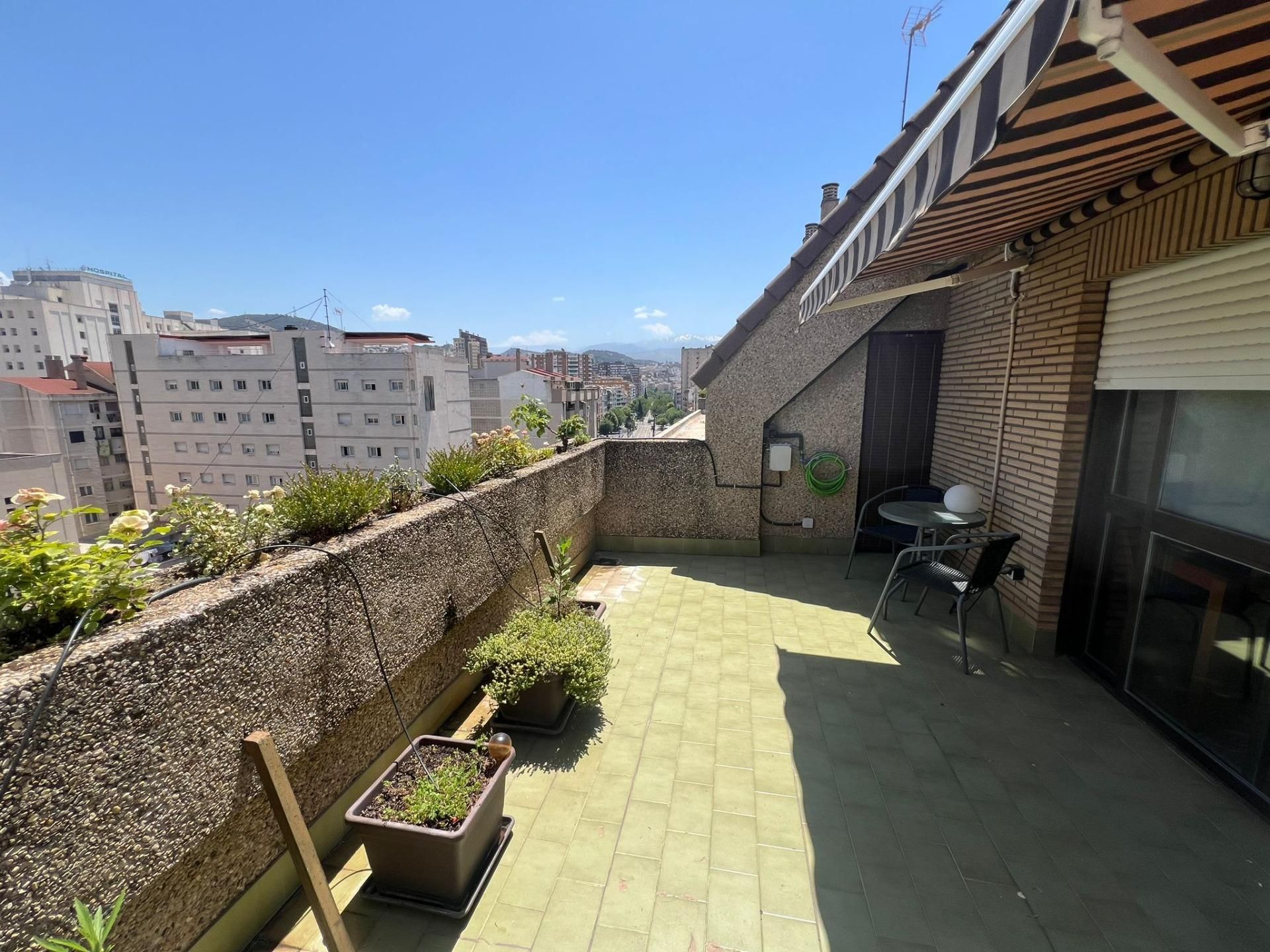 Terrace of Attic to rent in  Granada Capital  with Air Conditioner, Heating and Terrace