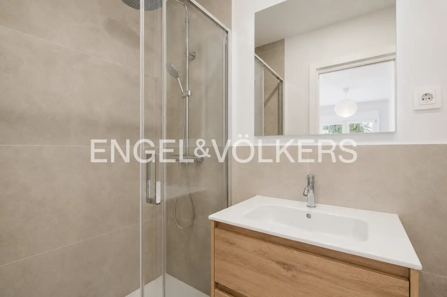 Baño de Piso en venta en Madrid con Aire acondicionado y Calefacción
