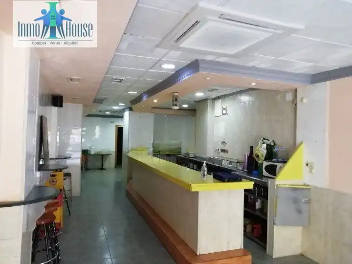 Local comercial en venda a Centro, imagen 2