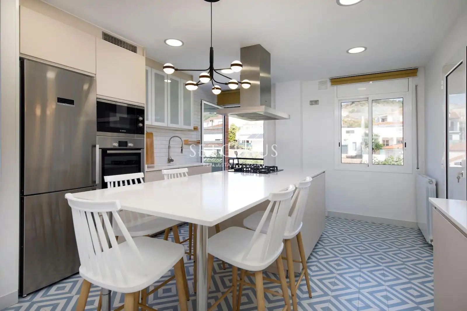 Kitchen of Attic for rent in Tiana  with Air Conditioner, Heating and Parquet flooring