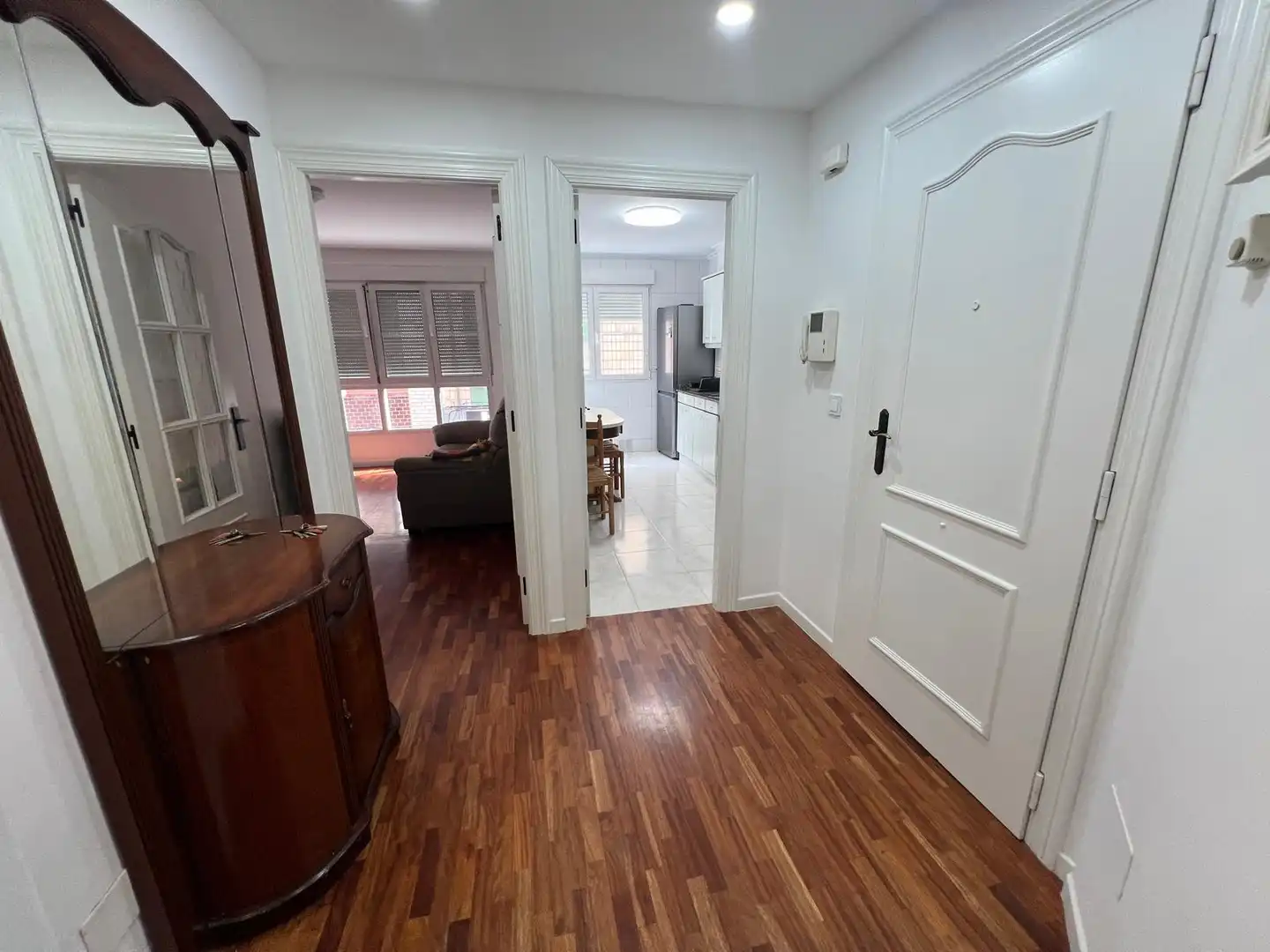 Piso de alquiler en Gijón  con Calefacción, Parquet y Amueblado