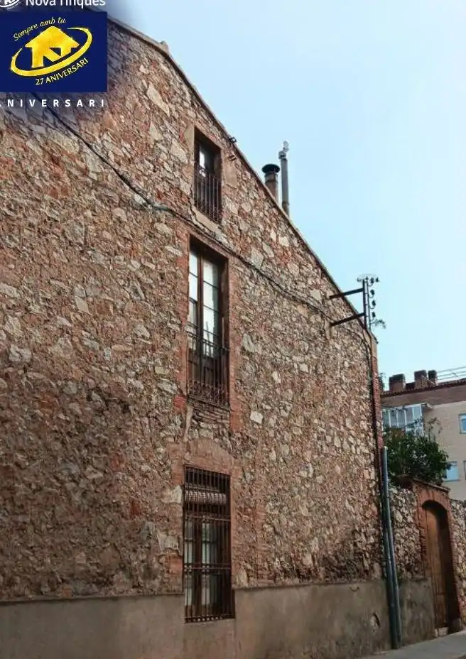 Vista exterior de Casa o xalet en venda en Castellar del Vallès amb Aire condicionat, Calefacció i Traster