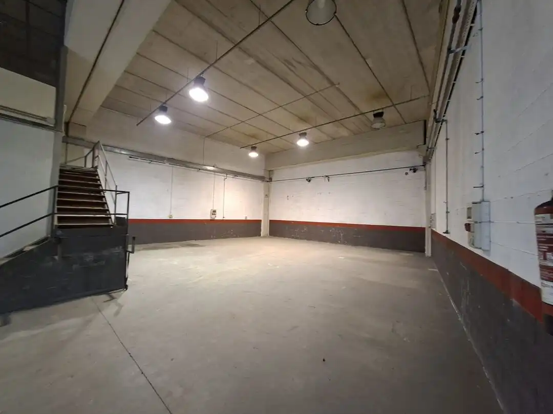 Fabrikhallen zum Verkauf in Iurreta