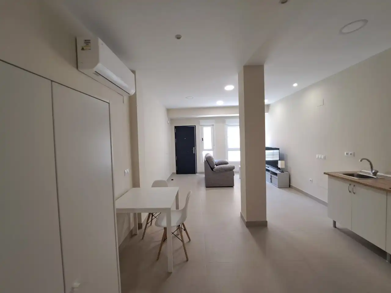 Study for rent in Málaga  with Air Conditioner, Heating and Furnished