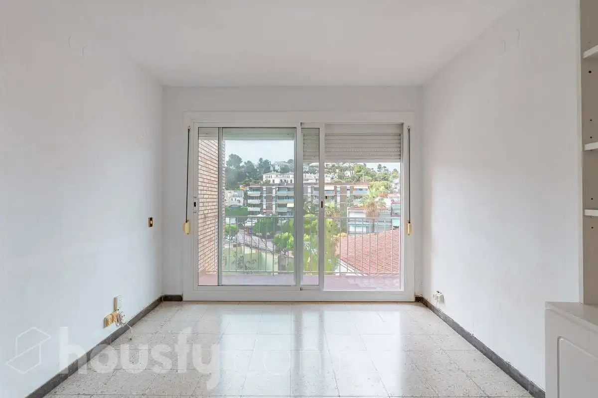Piso con terraza en venta en Avenida de Santiago Rusiñol ., imagen 5
