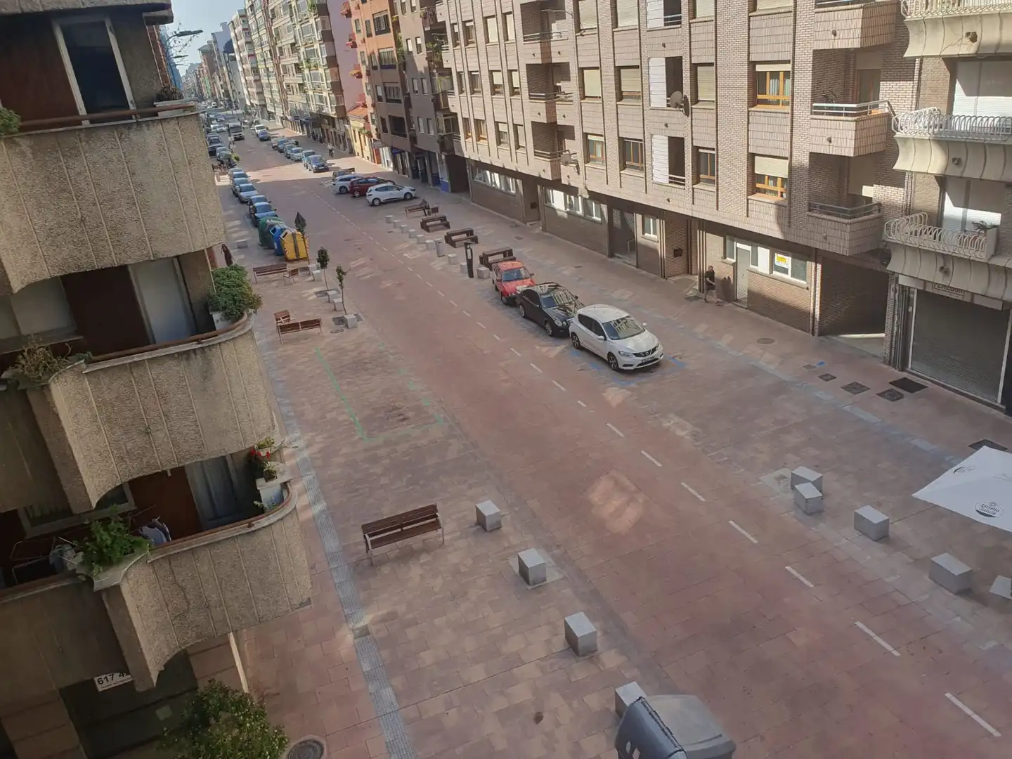 Außenansicht von Wohnung zum Verkauf in León Capital  mit Heizung, Parkett und Terrasse
