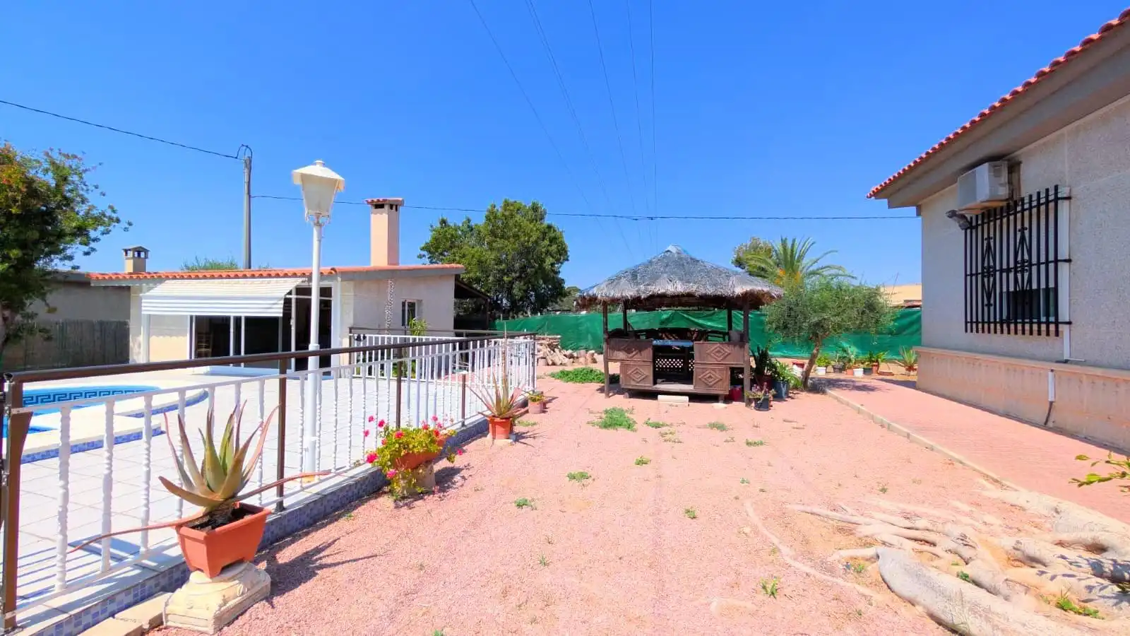 Vista exterior de Casa o xalet en venda en Elche / Elx amb Aire condicionat, Calefacció i Jardí privat