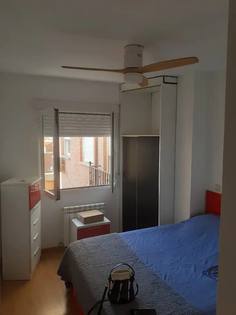 Dormitori de Apartament de lloguer en Bargas amb Aire condicionat, Parquet i Moblat