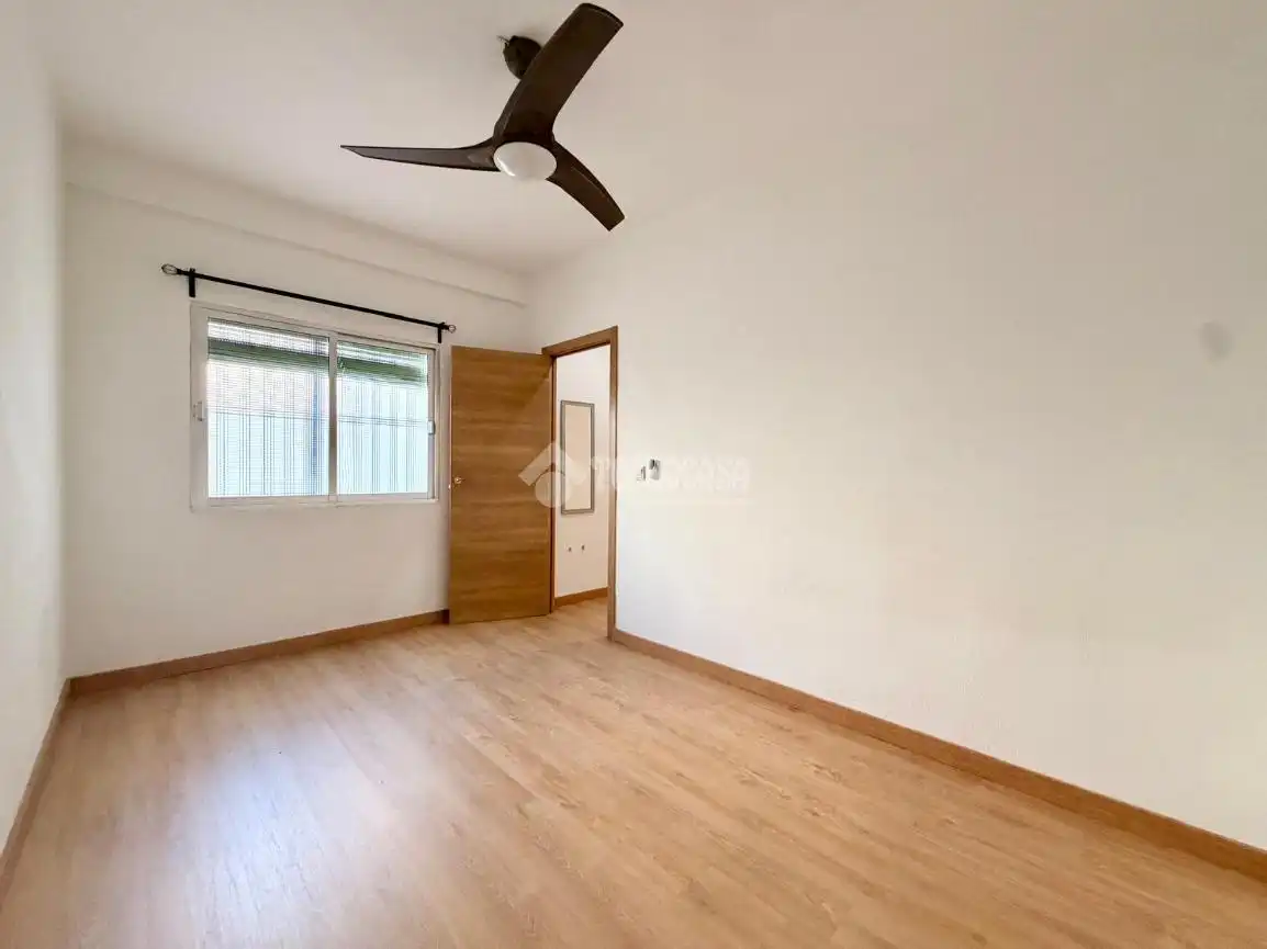 Bedroom of Flat for sale in Sevilla