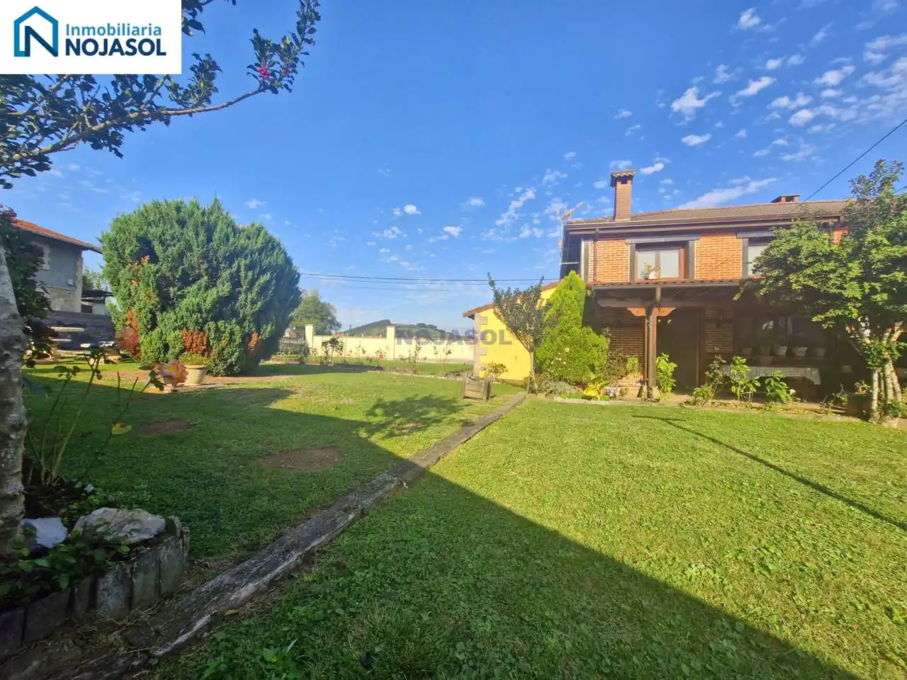 Terraced house with garden for sale in Calle HAZAS DE CESTO, imagen 12
