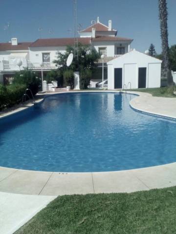 Casa adosada en Venta en Urbasur