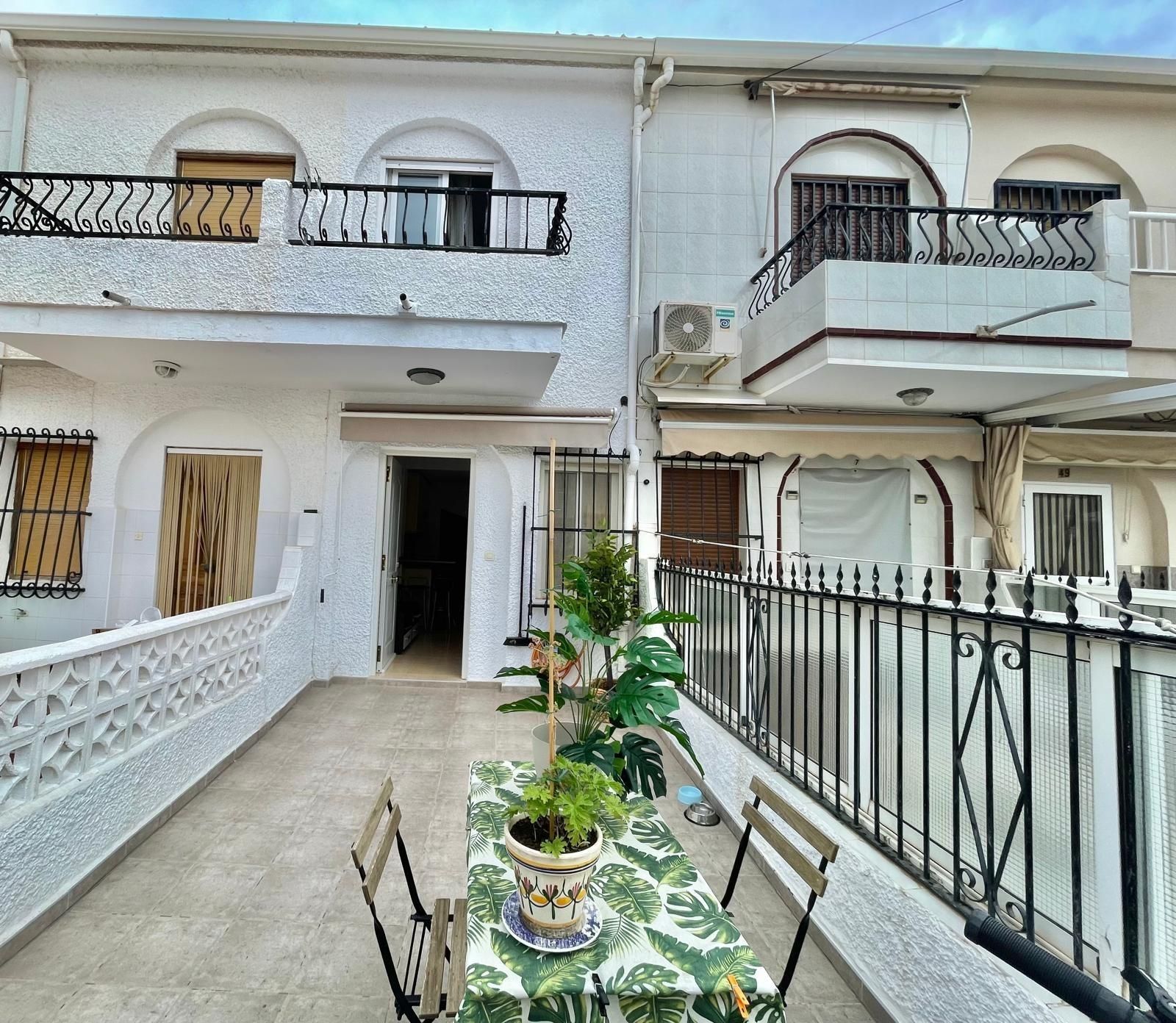 Vista exterior de Casa adosada en venta en Santa Pola con Terraza y Trastero