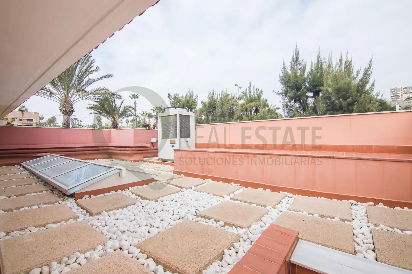 Terrassa de Casa o xalet en venda en Alicante / Alacant amb Calefacció, Jardí privat i Terrassa