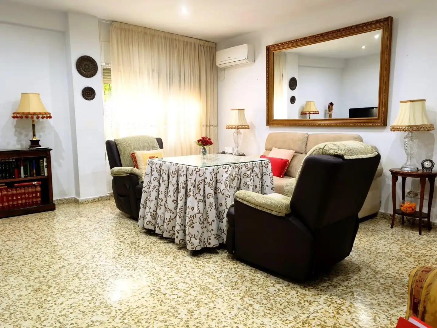 Sala d'estar de Planta baixa en venda en Córdoba amb Aire condicionat, Traster i Moblat