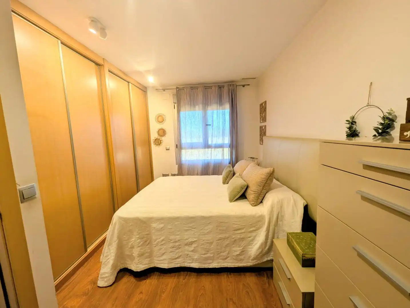 Habitación de Casa adosada en venta en Castellón de la Plana / Castelló de la Plana con Aire acondicionado, Calefacción y Terraza