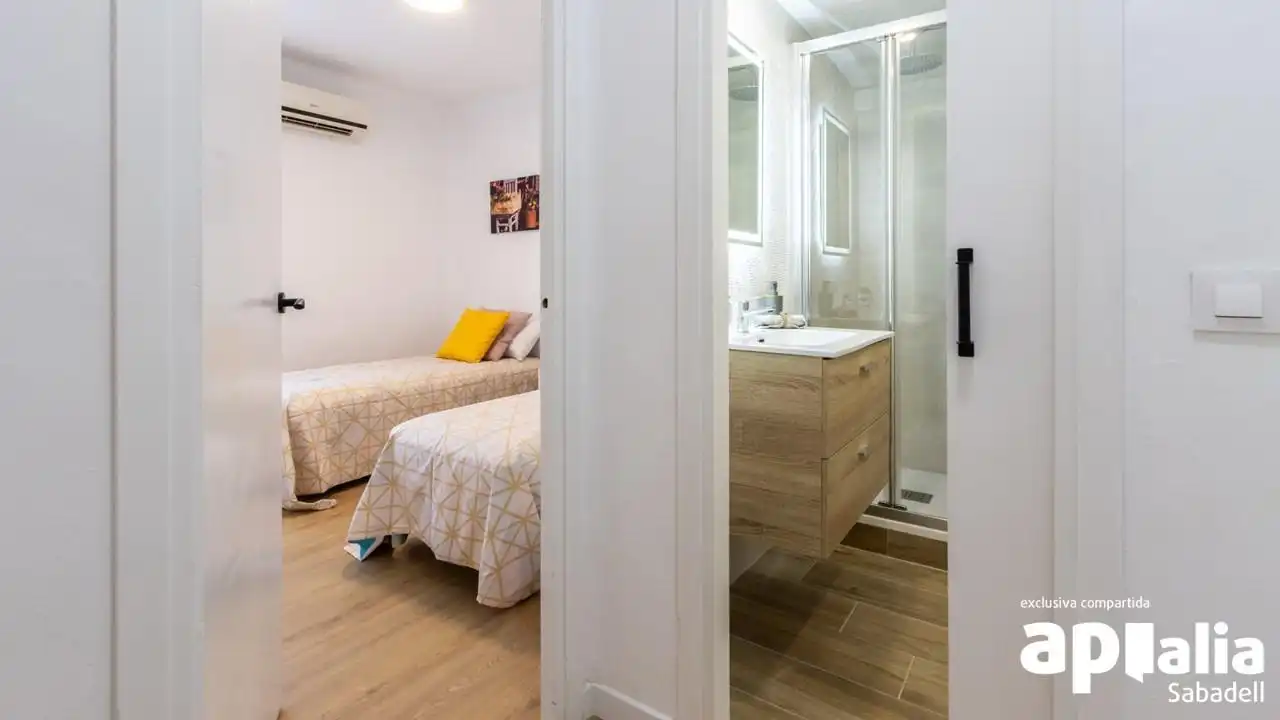 Habitación de Piso en venta en Sabadell con Aire acondicionado, Calefacción y Parquet