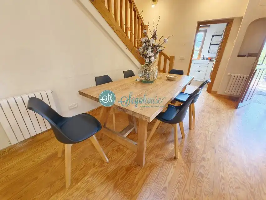 Comedor de Casa o chalet en venta en Palazuelos de Eresma con Calefacción, Terraza y Amueblado