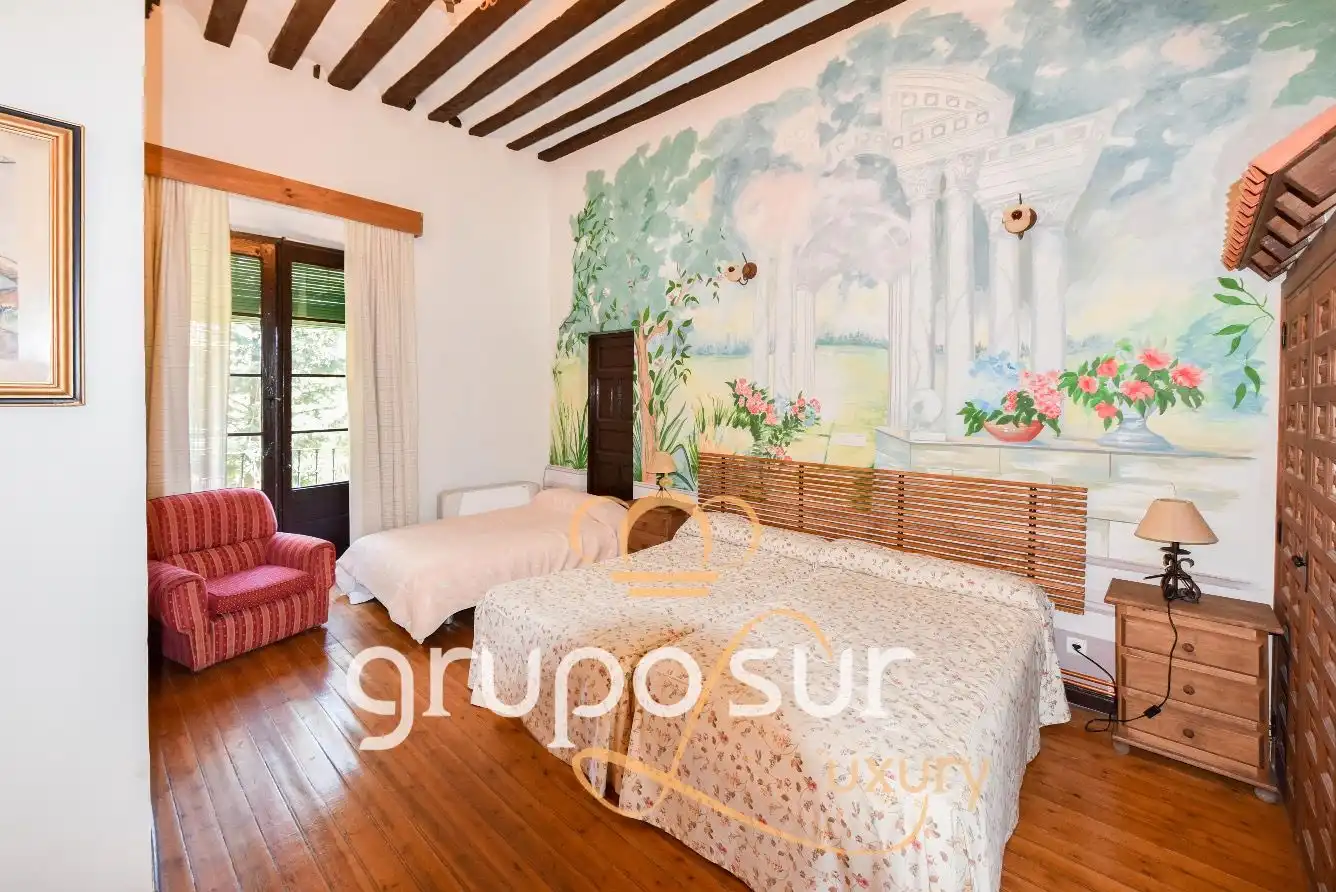 Country homes for sale in Olmedo  with Heating, Private garden and Parquet flooring