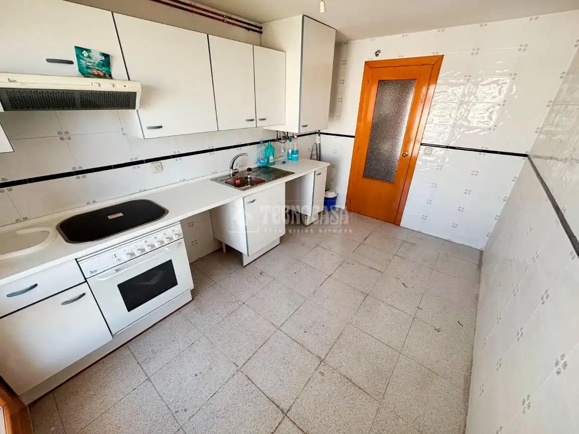 Küche von Wohnung zum Verkauf in Utebo mit Abstellraum, Balkon und Gemeinschaftspool
