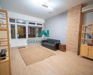 Premises to rent in  Granada Capital  with Air Conditioner