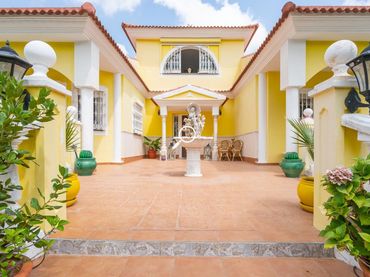 Casa amb balcó en venda a Pinos de Alhaurín - Periferia