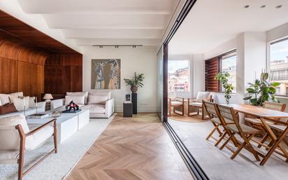 Living room of Flat for sale in  Madrid Capital  with Air Conditioner, Terrace and Balcony