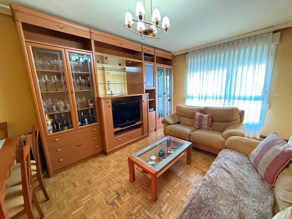Living room of Flat for sale in Palencia Capital  with Heating, Storage room and Furnished