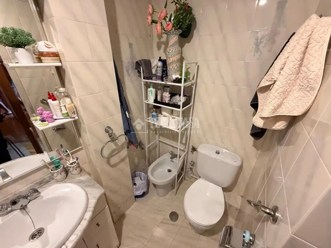 Badezimmer von Wohnung zum Verkauf in Madrid mit Klimaanlage, Heizung und Parkett