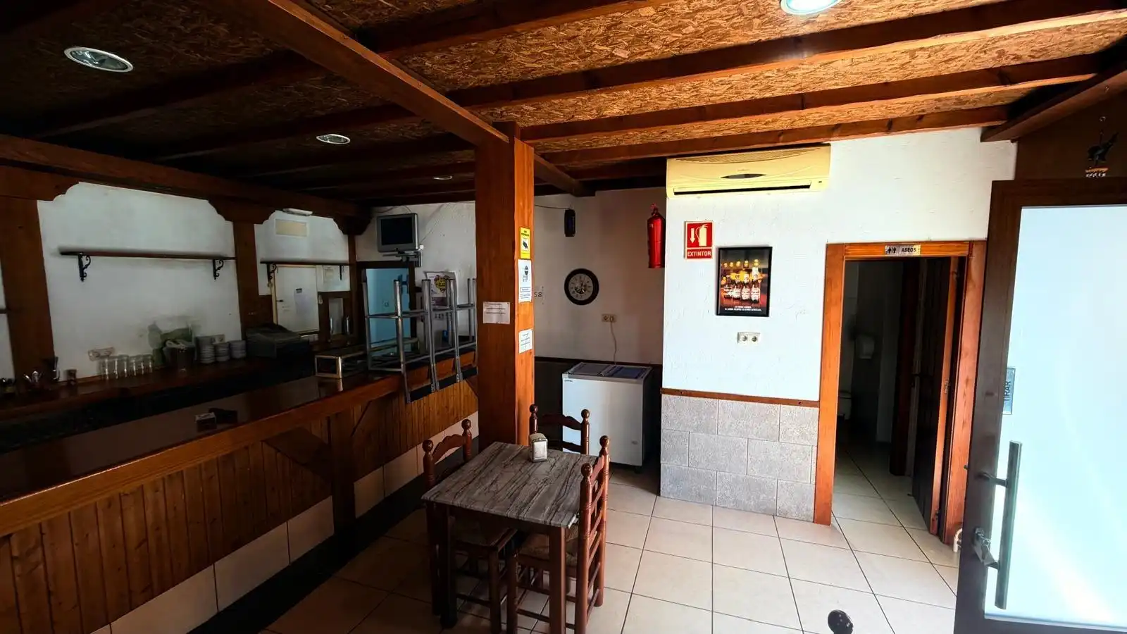 Local comercial en venta en Calle Calle Niceto Cuenca 62, imagen 4