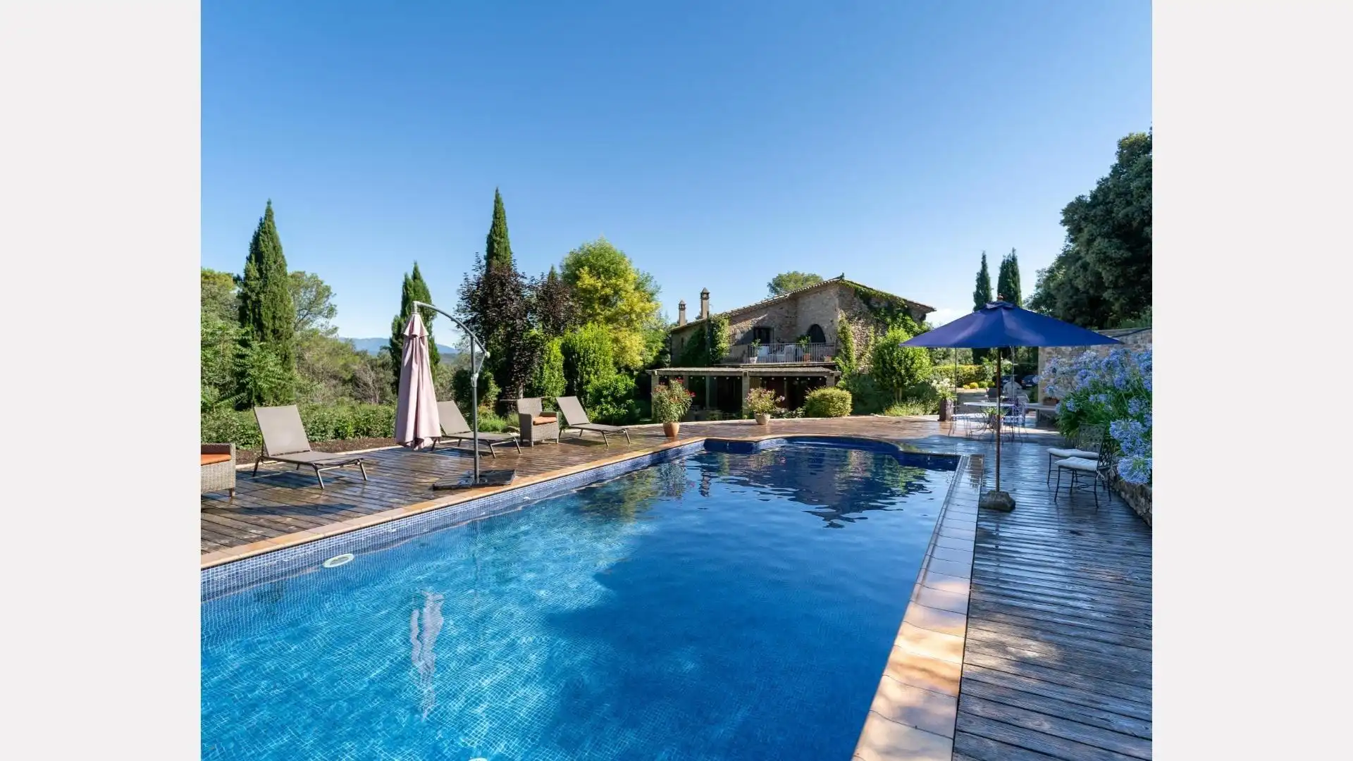 Piscina de Finca rústica en venta en Esponellà con Aire acondicionado, Calefacción y Jardín privado
