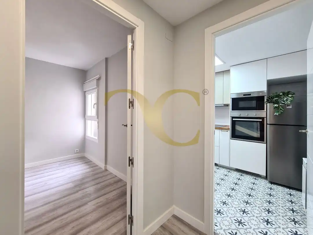 Cocina de Piso en venta en Oviedo  con Calefacción y Amueblado