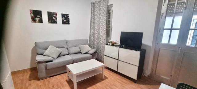 Apartamento en Alquiler en Calle Resolana en Doctor Barraquer - G. Renfe - Policlínico