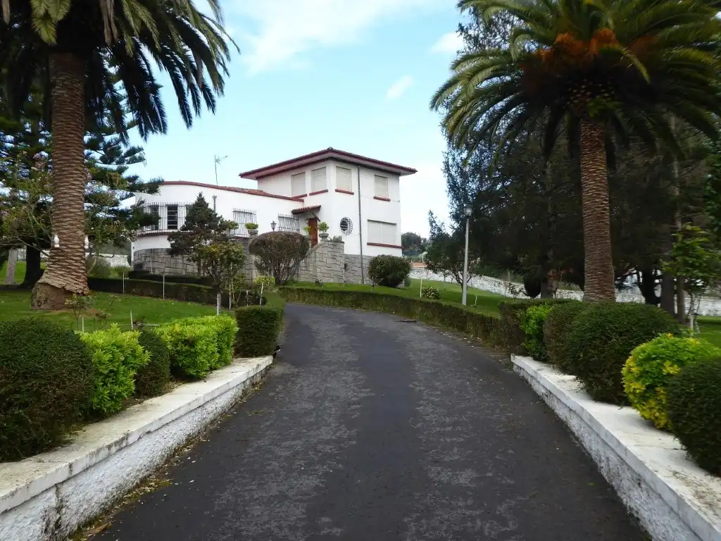 Vista exterior de Casa o chalet en venta en Castrillón
