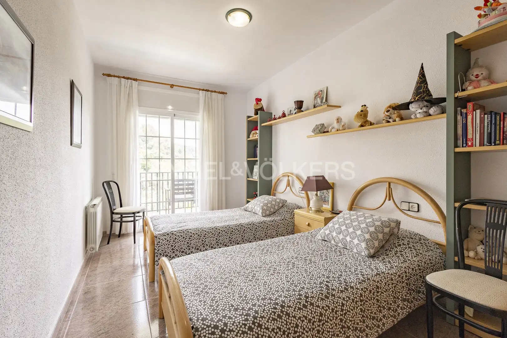 Dormitori de Casa o xalet en venda en Vallirana amb Calefacció, Jardí privat i Terrassa