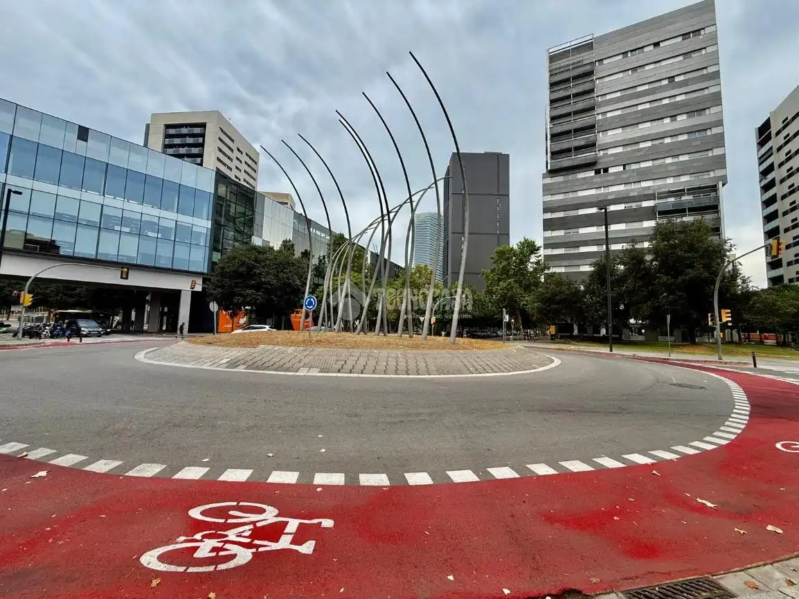 Vista exterior de Garatge en venda en L'Hospitalet de Llobregat