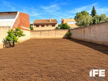 Casa amb jardí en venda a Alagón