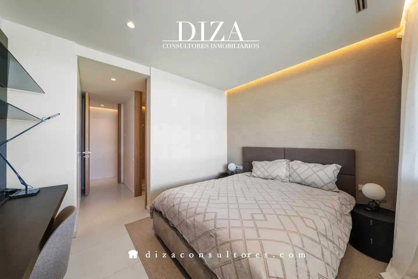 Bedroom of Duplexes for sale in Pozuelo de Alarcón  with Air Conditioner, Heating and Private garden
