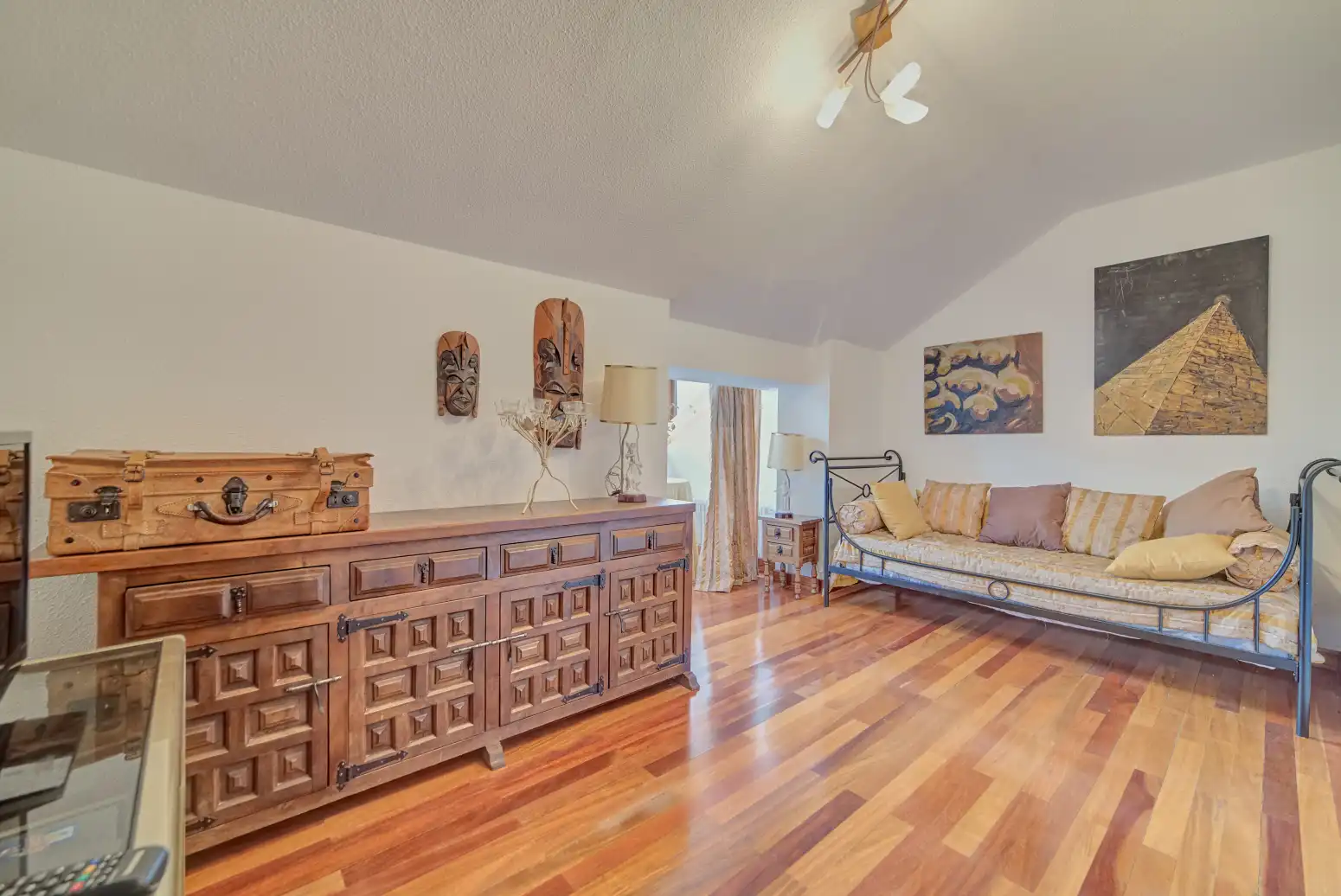 Sala de estar de Casa o chalet en venta en Irañeta con Calefacción, Jardín privado y Parquet