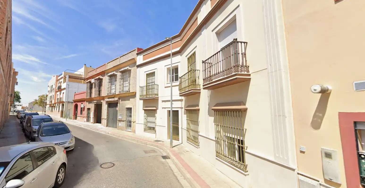 Exterior view of Houses for sale in Dos Hermanas