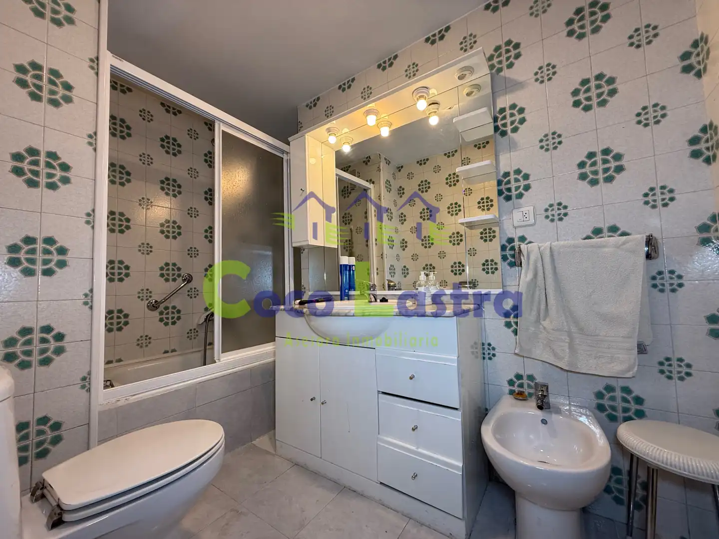 Baño de Piso en venta en Salamanca con Calefacción, Terraza y Horno