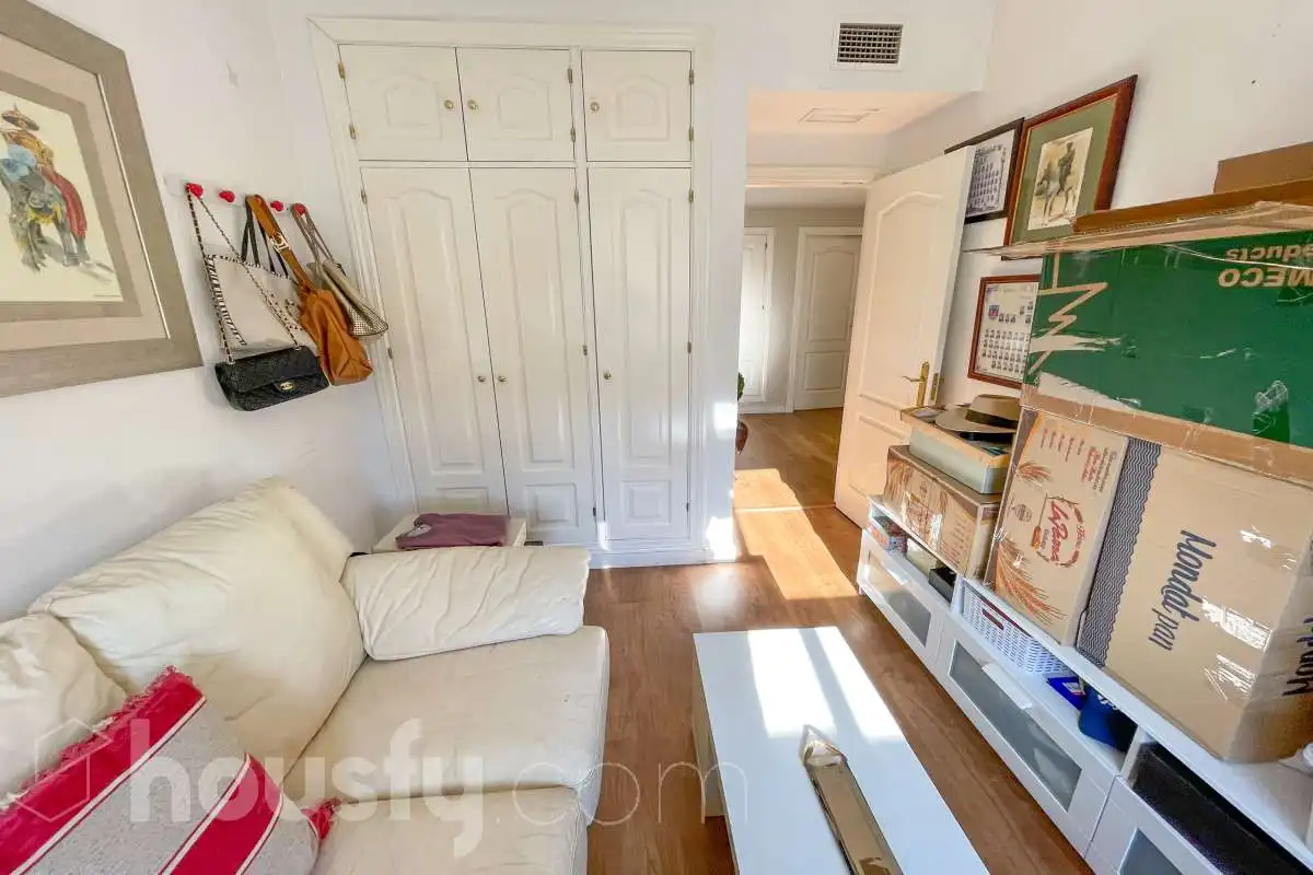 Dormitori de Casa o xalet en venda en Bormujos amb Aire condicionat, Jardí privat i Terrassa