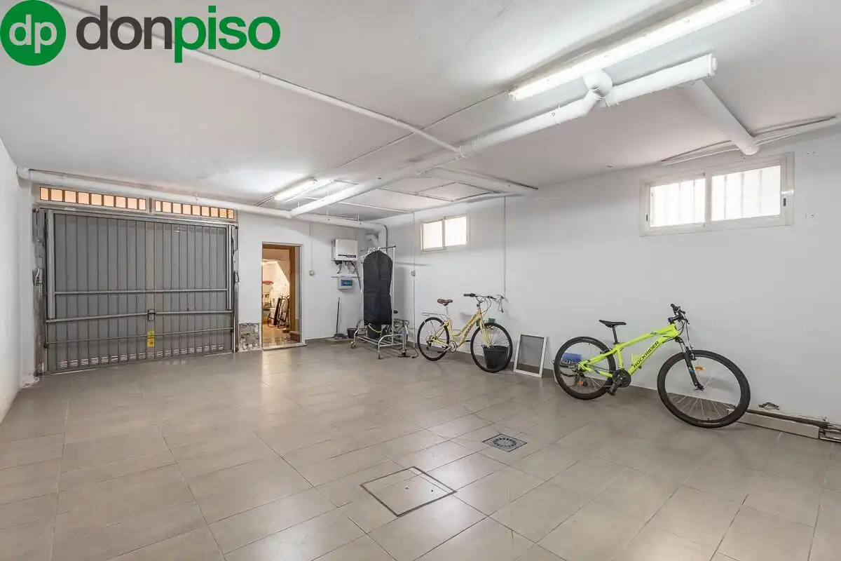 Houses for sale in Calle BADEN POWELL, 13, Barrio de Zaidín